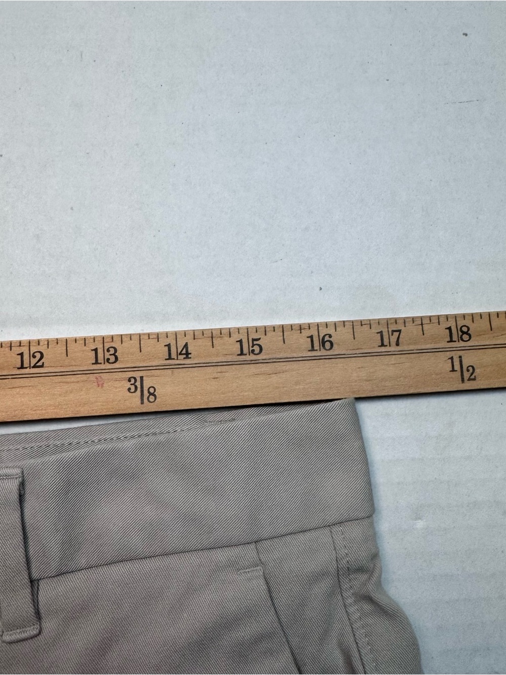 Everlane Uniform Slim Fit Stretch Chino Shorts In Beige Size: 33 Slim - Picture 5 of 9